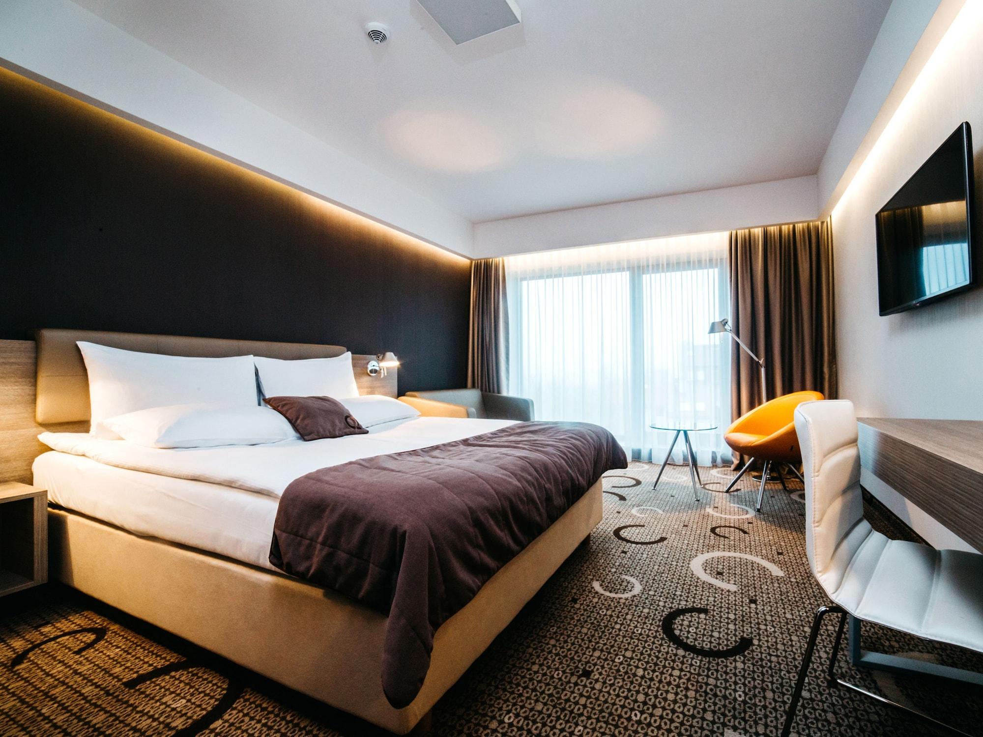 Q Hotel Plus คราคูฟ ภายนอก รูปภาพ