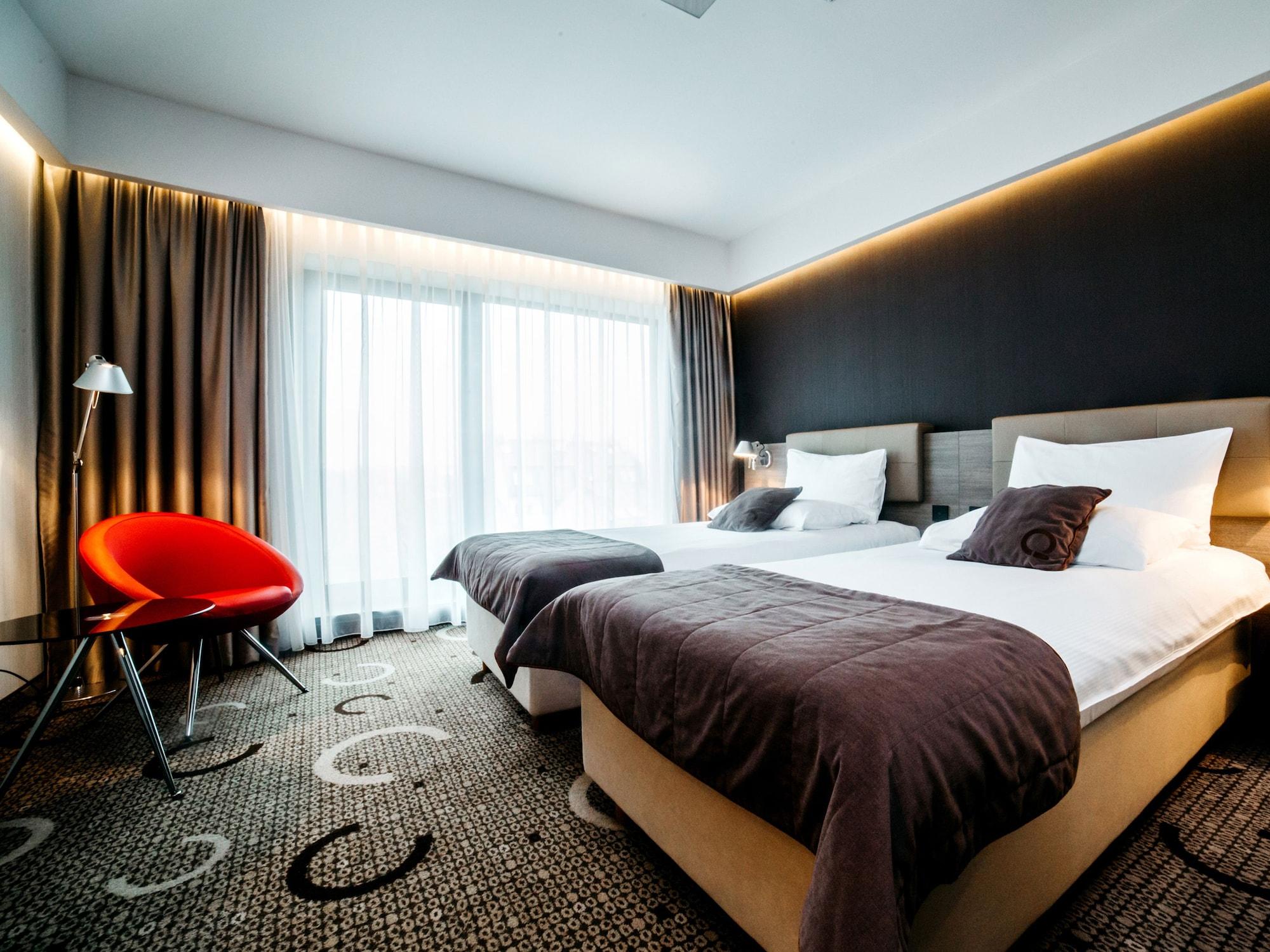 Q Hotel Plus คราคูฟ ภายนอก รูปภาพ