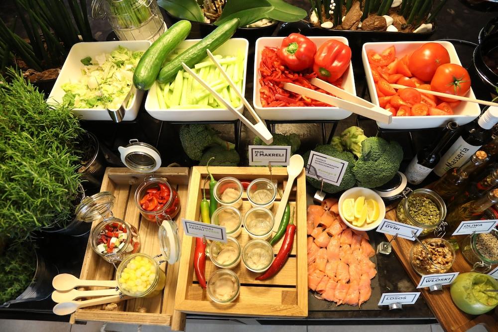 Q Hotel Plus คราคูฟ ภายนอก รูปภาพ