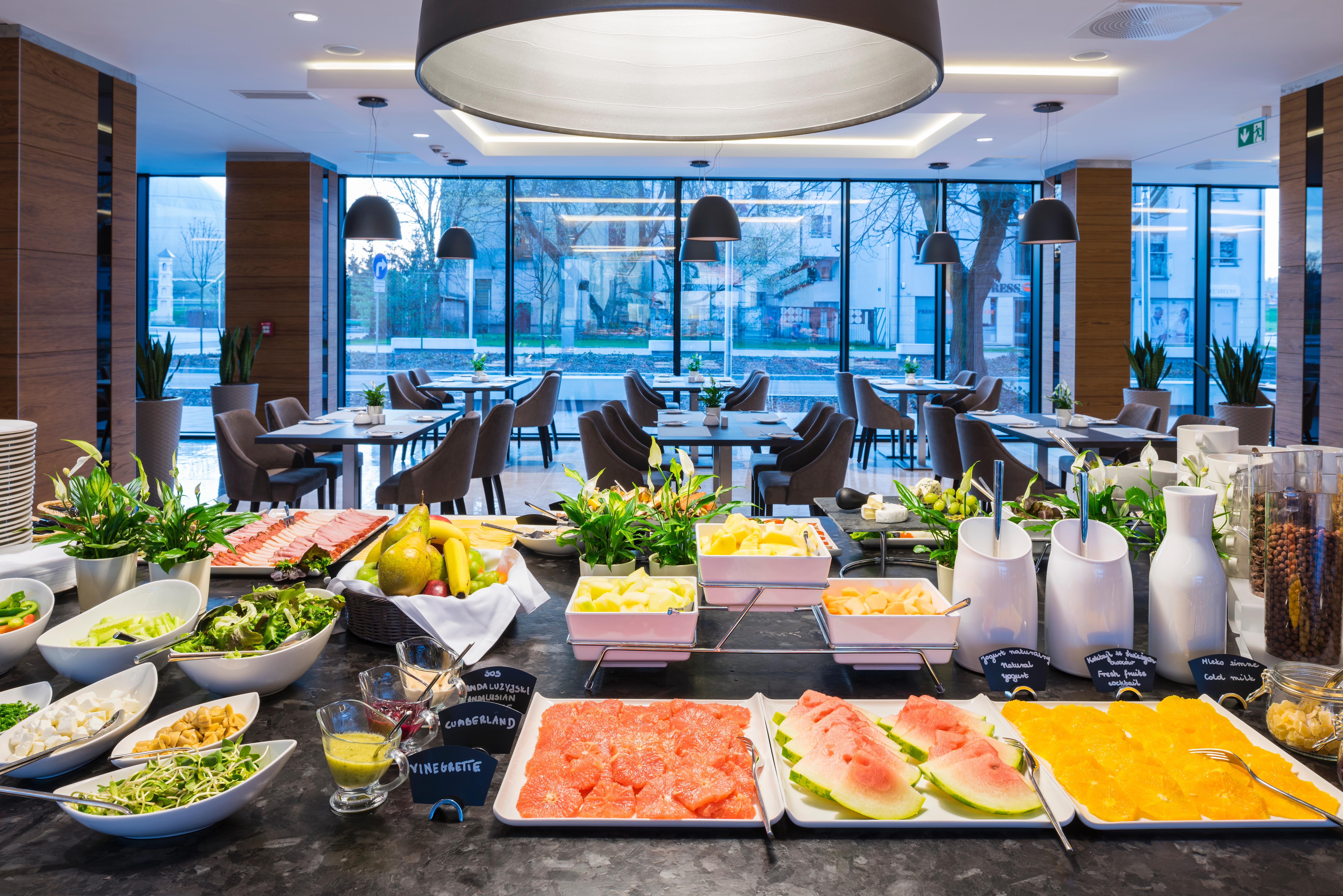 Q Hotel Plus คราคูฟ ภายนอก รูปภาพ