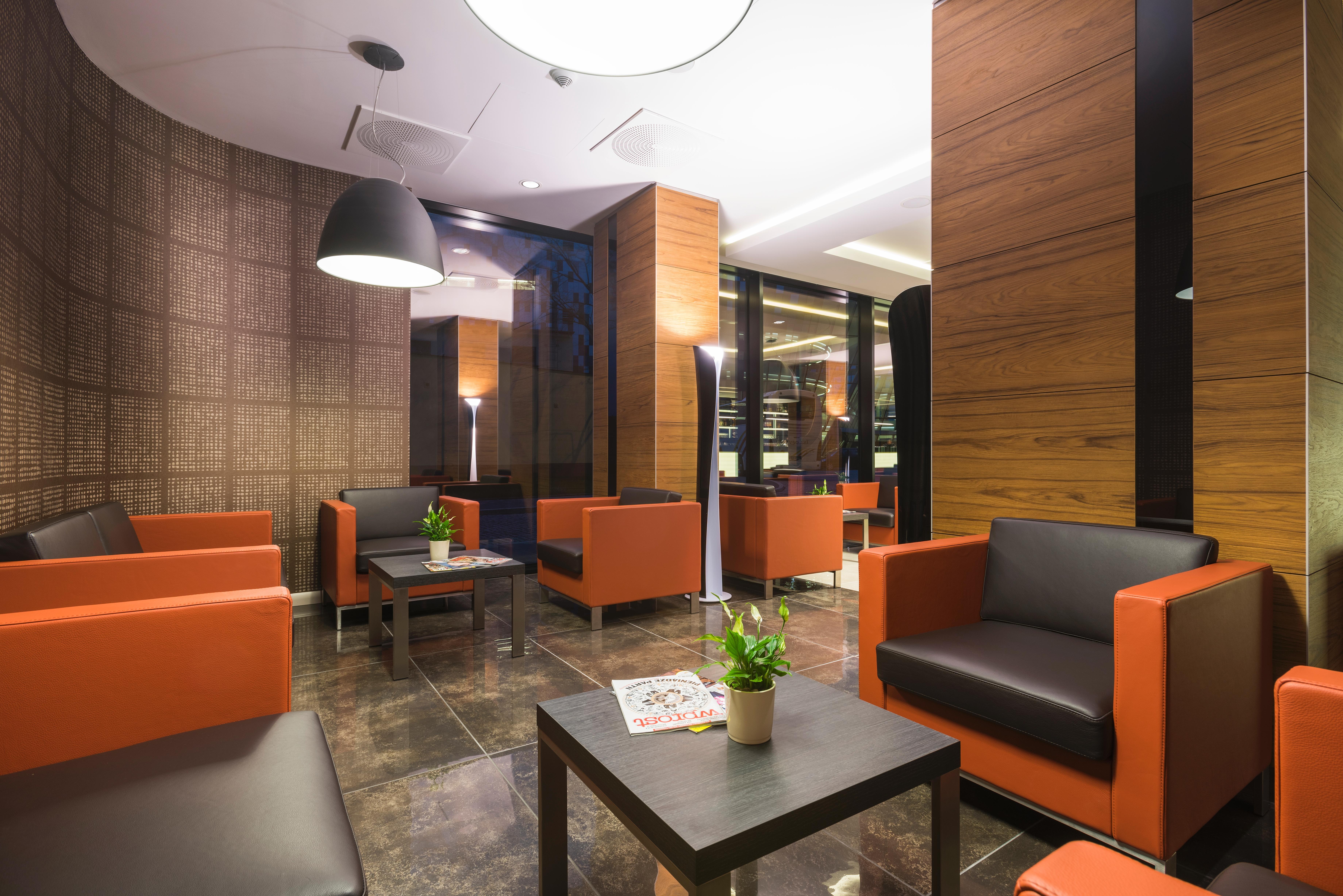 Q Hotel Plus คราคูฟ ภายนอก รูปภาพ