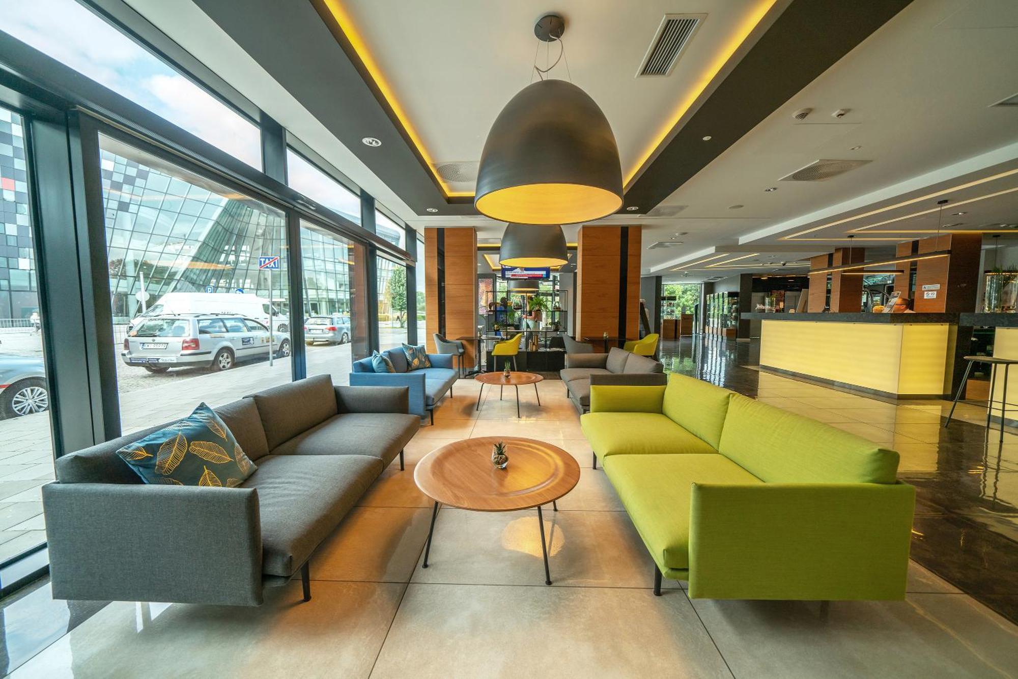 Q Hotel Plus คราคูฟ ภายนอก รูปภาพ