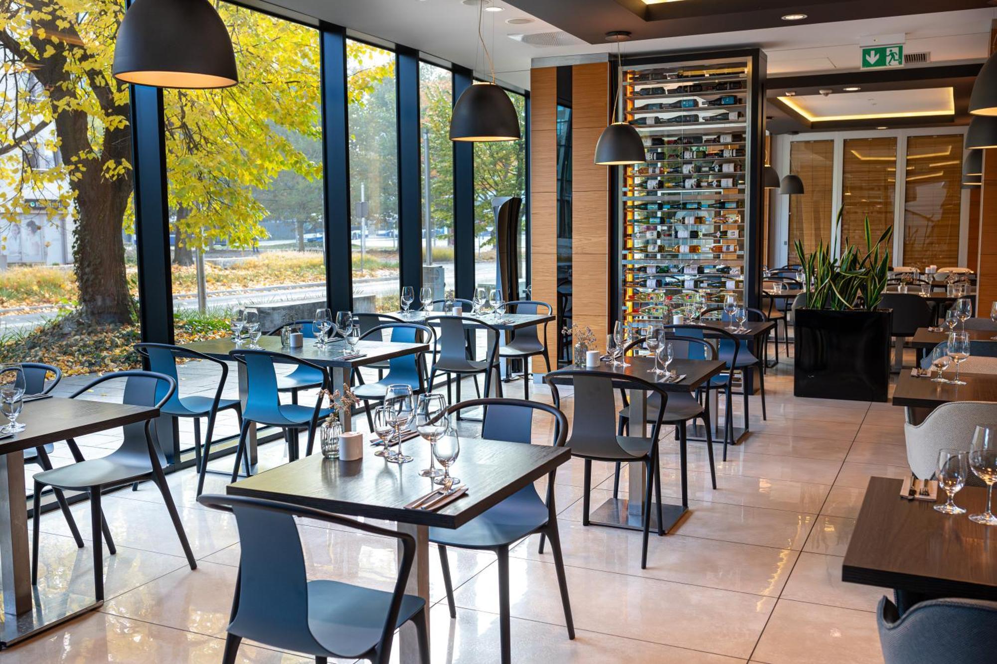 Q Hotel Plus คราคูฟ ภายนอก รูปภาพ