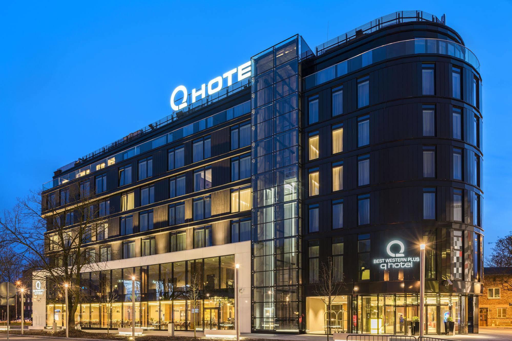 Q Hotel Plus คราคูฟ ภายนอก รูปภาพ